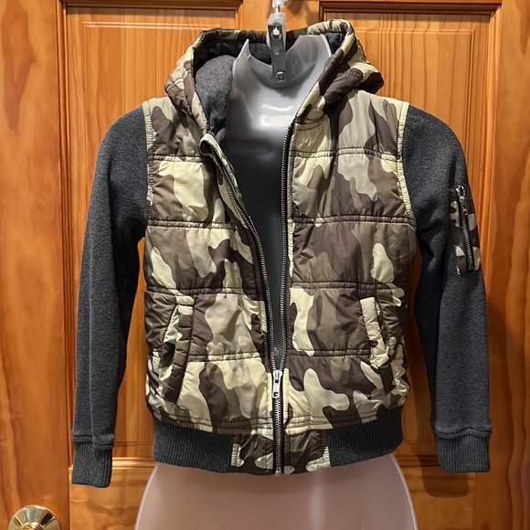 Tucker + Tate Kids' Mountain Crest Nylon & Fleece Hooded Camo Jacket - Picture 4 of 7